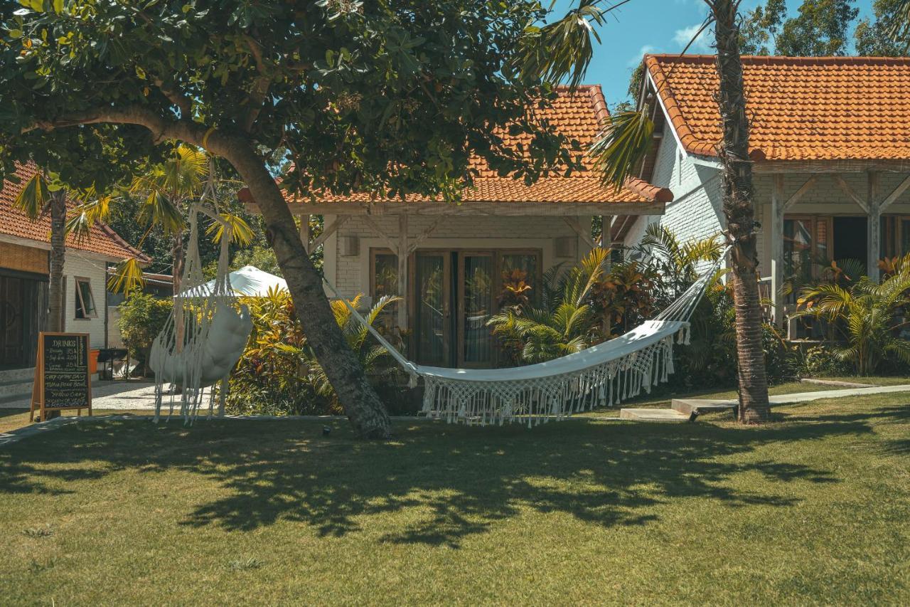 Cari Surf Camp & Studio'S Uluwatu Esterno foto
